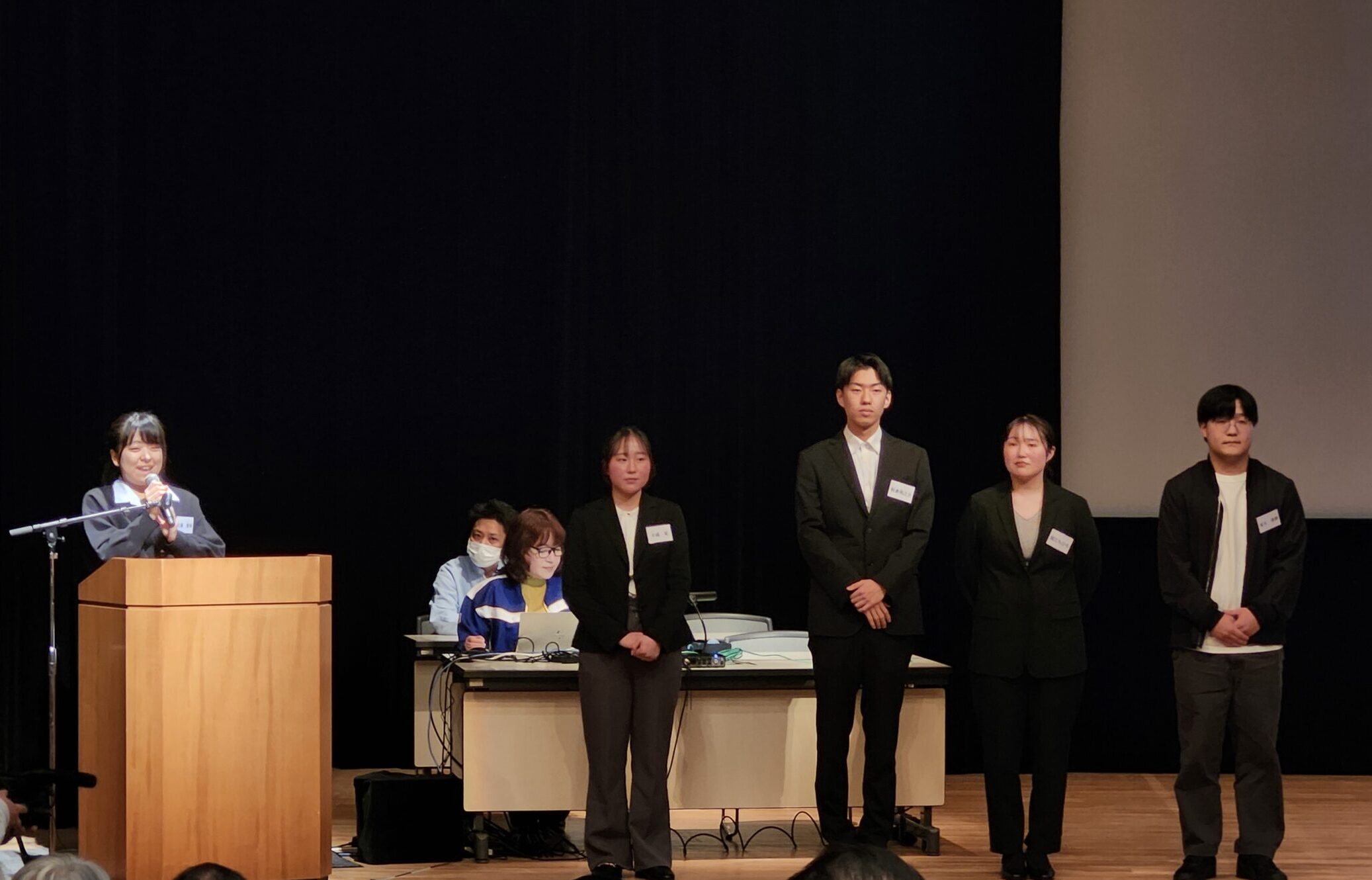 アメーバ発表会に内定者の皆さんをお招きしました